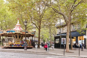 Quels services et commerces trouve-t-on au 15 rue de Tolbiac à Paris 2 facades commercantes animees rue tolbiac paris