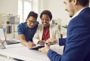 En quoi consiste le métier de notaire et quelles sont ses missions principales 30 notaire consultant famille et contrats bureau moderne